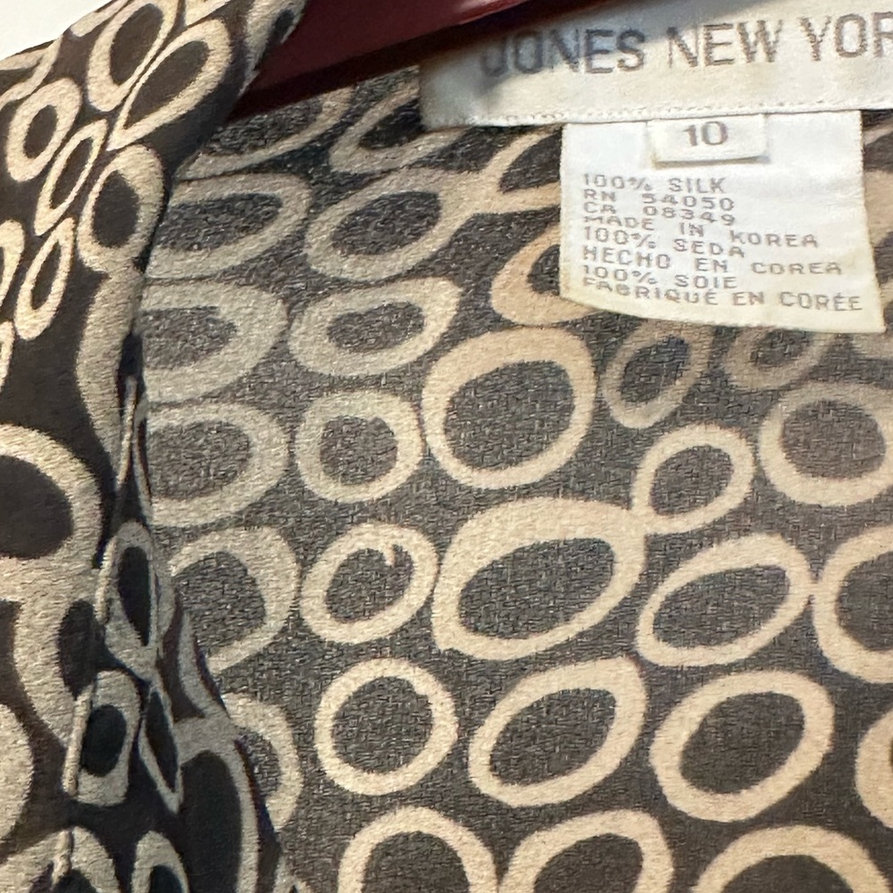 Chic Brown And Cream Patterned Blouse - image 3